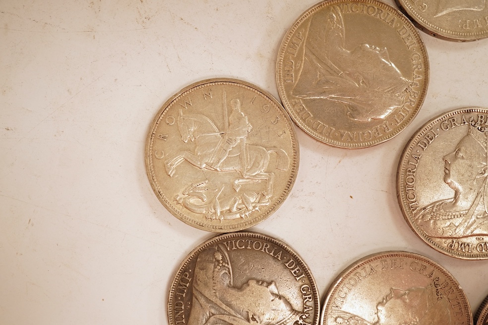 British silver coins, Victoria to George VI, eighteen crowns;, two 1889, 1890, 1891, 1892, two 1893, 1894 to 1895, 1896, 1897, 1898, four 1935 and 1937, ranging from fine to about EF